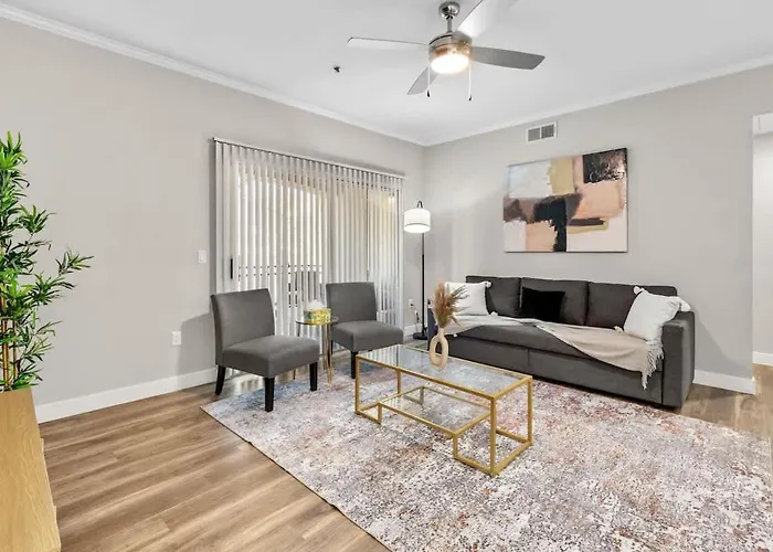 Relaxing 2br - Scottsdale, Pet-friendly, Sunrise Peak Apartment