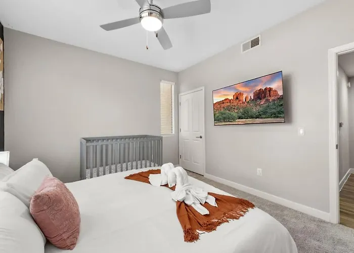 Relaxing 2br - Scottsdale, Pet-friendly, Sunrise Peak Apartment *